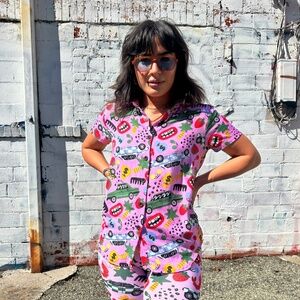 Nooworks Joyce Roll Out Button Shirt, XL, NWT, Pink and Green Car Money Graphic